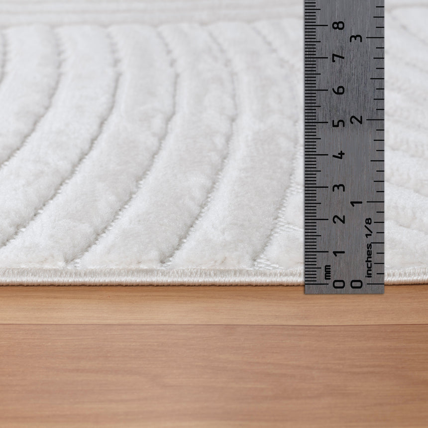 Emiko In- & Outdoor 3D High & Low Pile Textured White Rug - Image 7