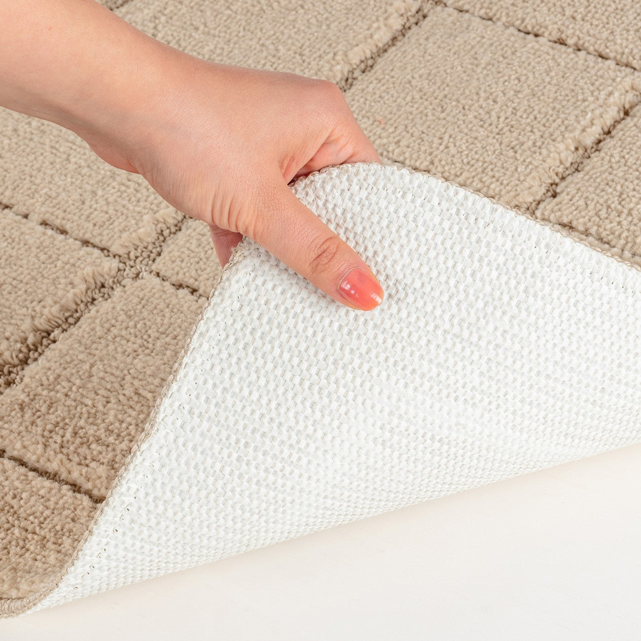 NOELLE 2 Piece Machine Washable Non-Slip Beige Bathroom Rug Set Detail