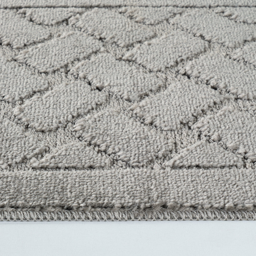 Nilah 2-Piece Machine Washable Non-Slip Light Grey Bathroom Rug Set