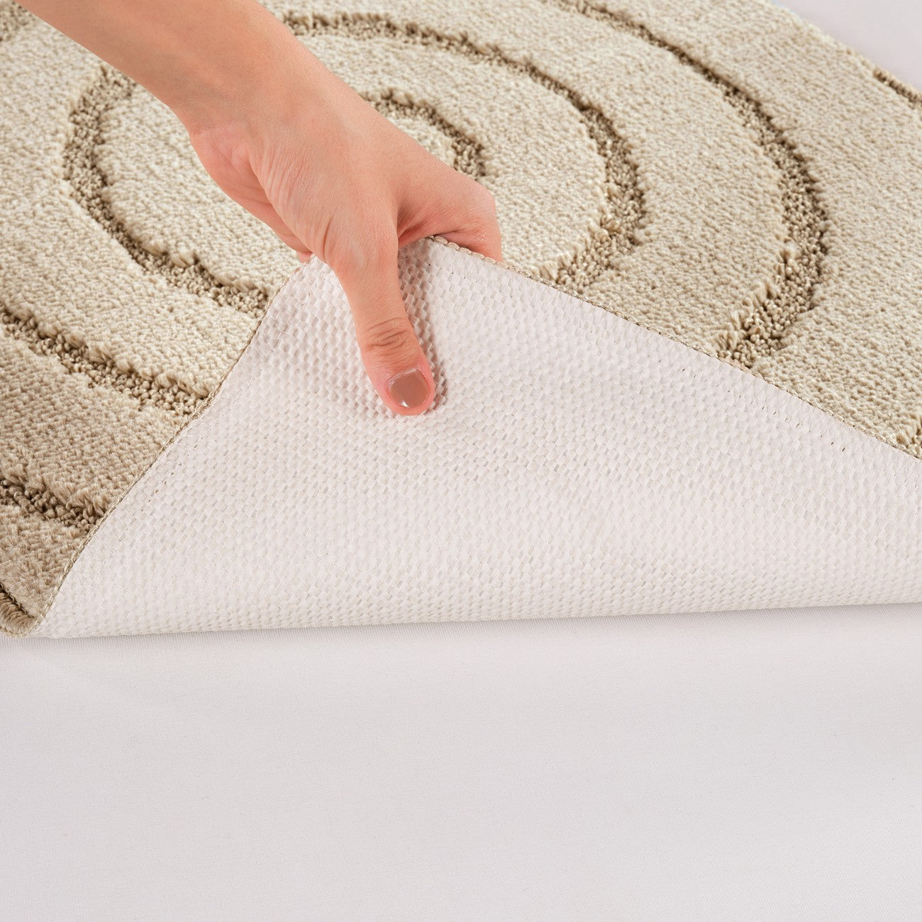 APRIL 2 Piece Machine Washable Non-Slip Light Beige Bathroom Rug Set Detail