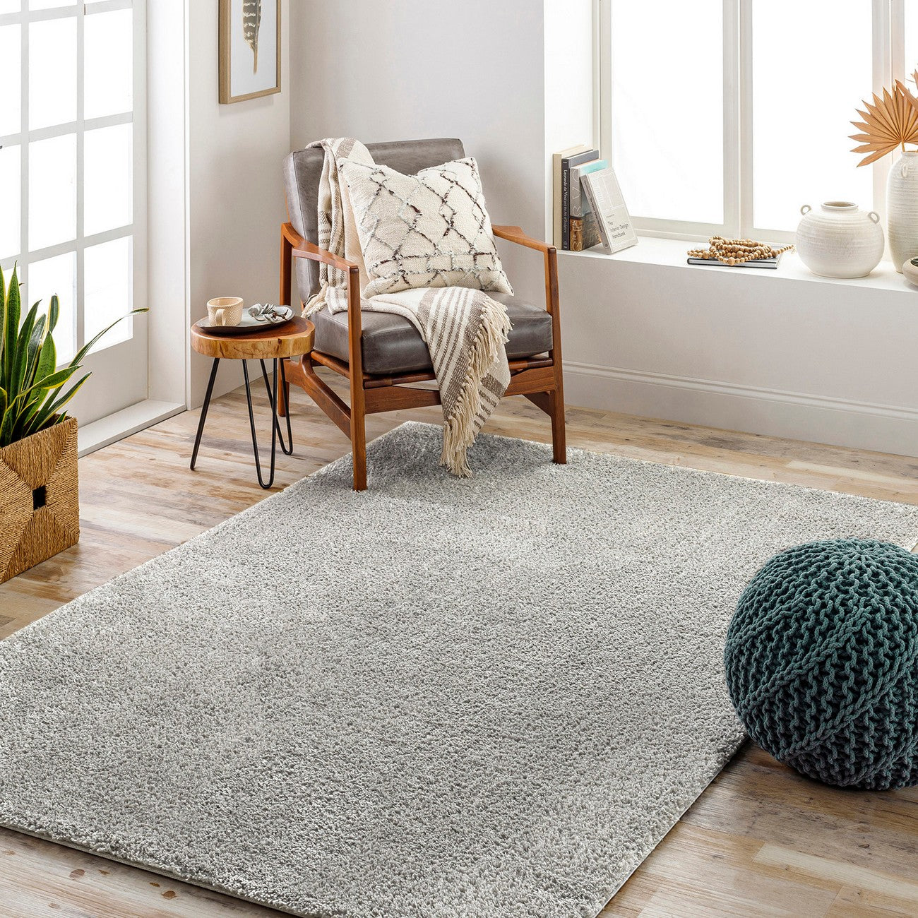 CLAIRE Round Shaggy Solid Color Plush Pile Dark Grey Area Rug Roomscene