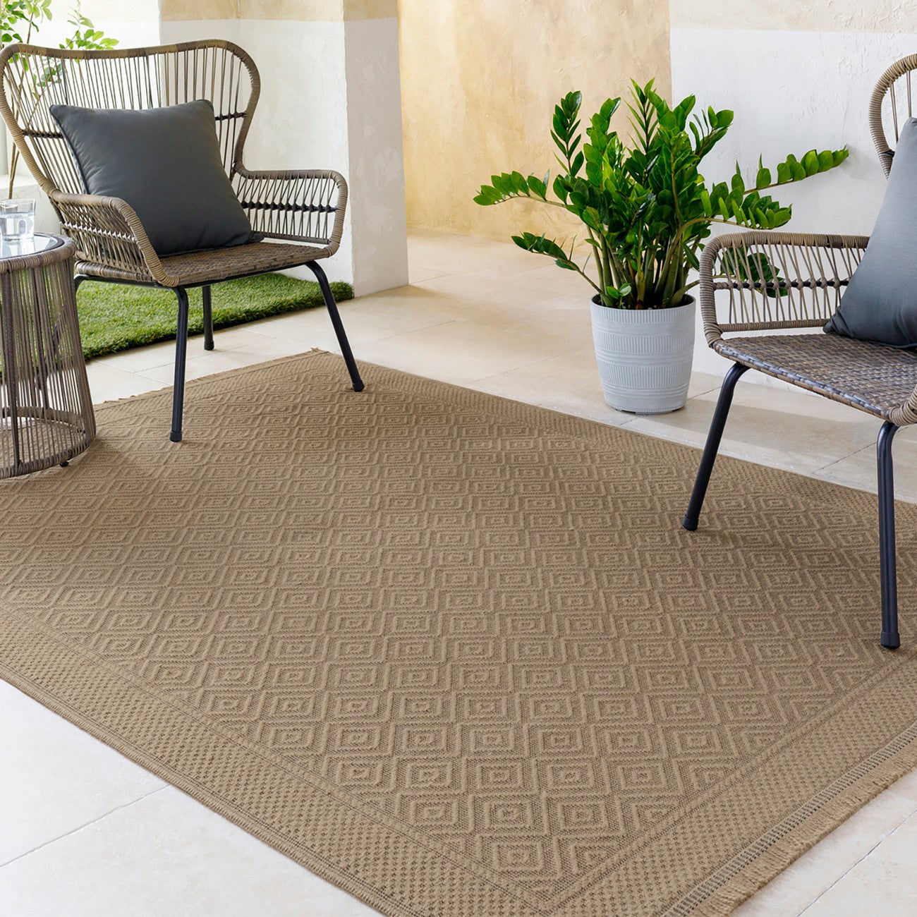 ESHA Cottage Tan/Beige Machine Washable Jute Area Rug Roomscene