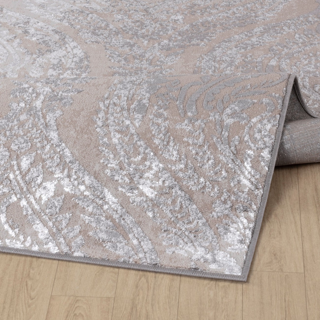 INGRID Vintage Traditional Oriental Boho White/Grey Area Rug Fold