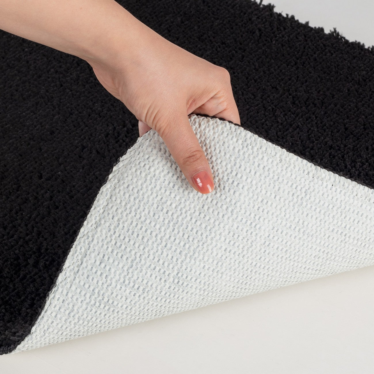 JUNE Machine Washable Non-Slip Black Bathroom Rug Corner