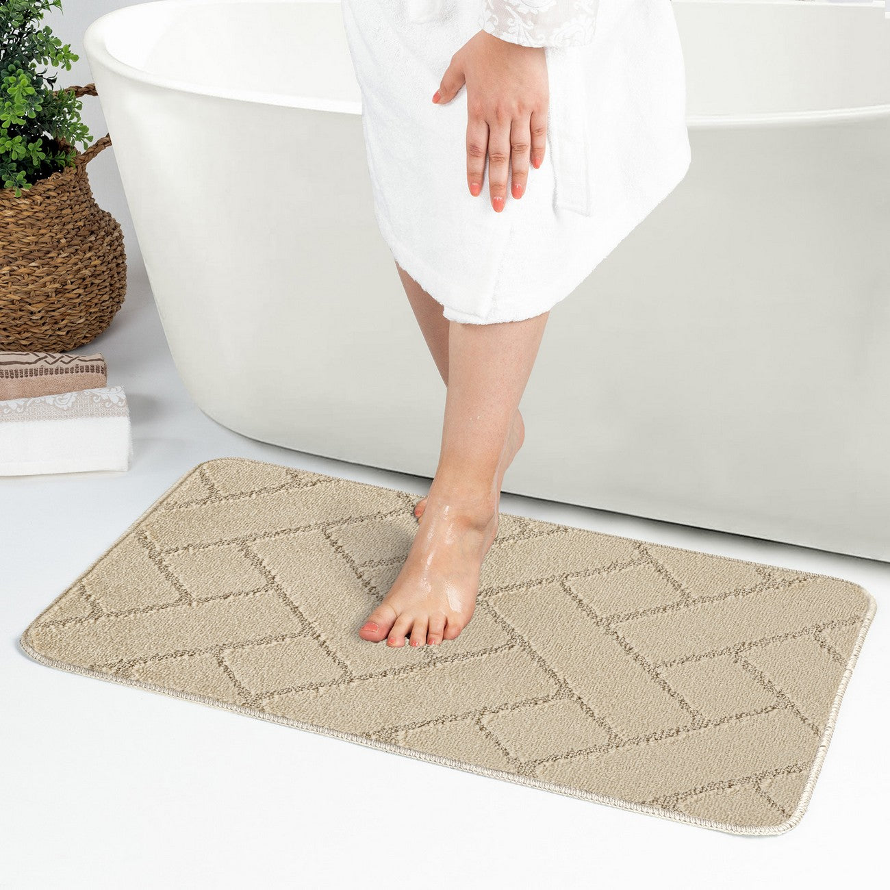 JUNIPER 2 Piece Machine Washable Non-Slip Light Beige Bathroom Rug Set Roomscene