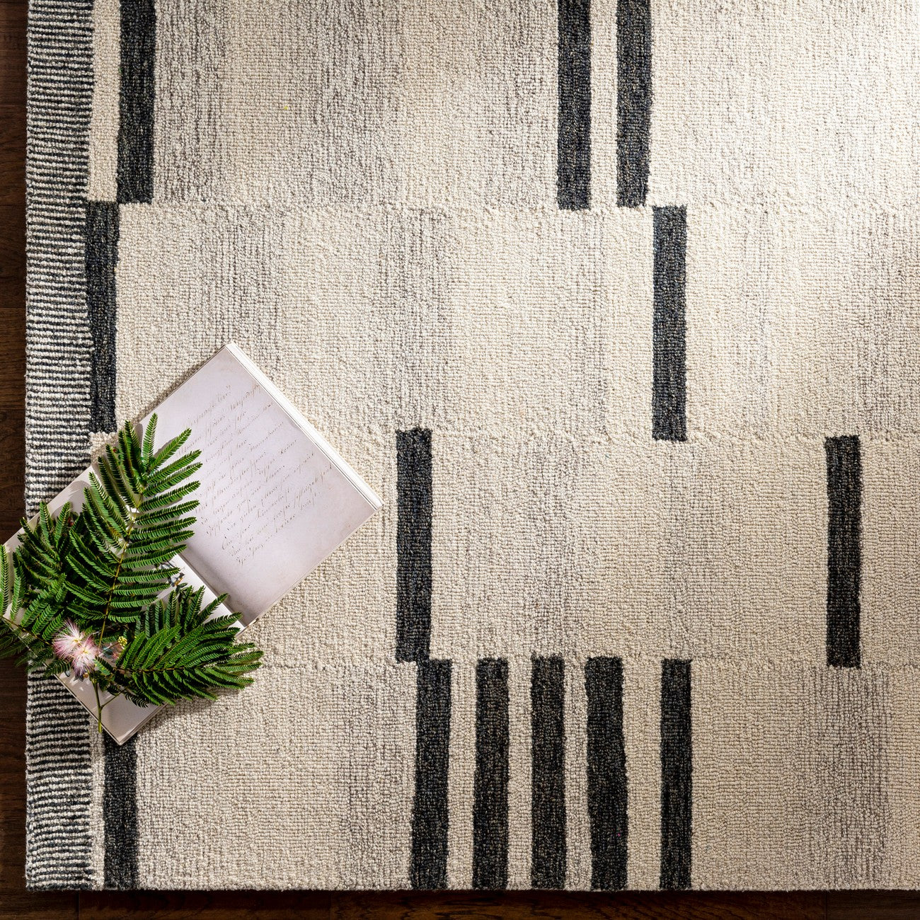 KAAYA Hand-Tufted Global Wool Beige Area Rug Styleshot