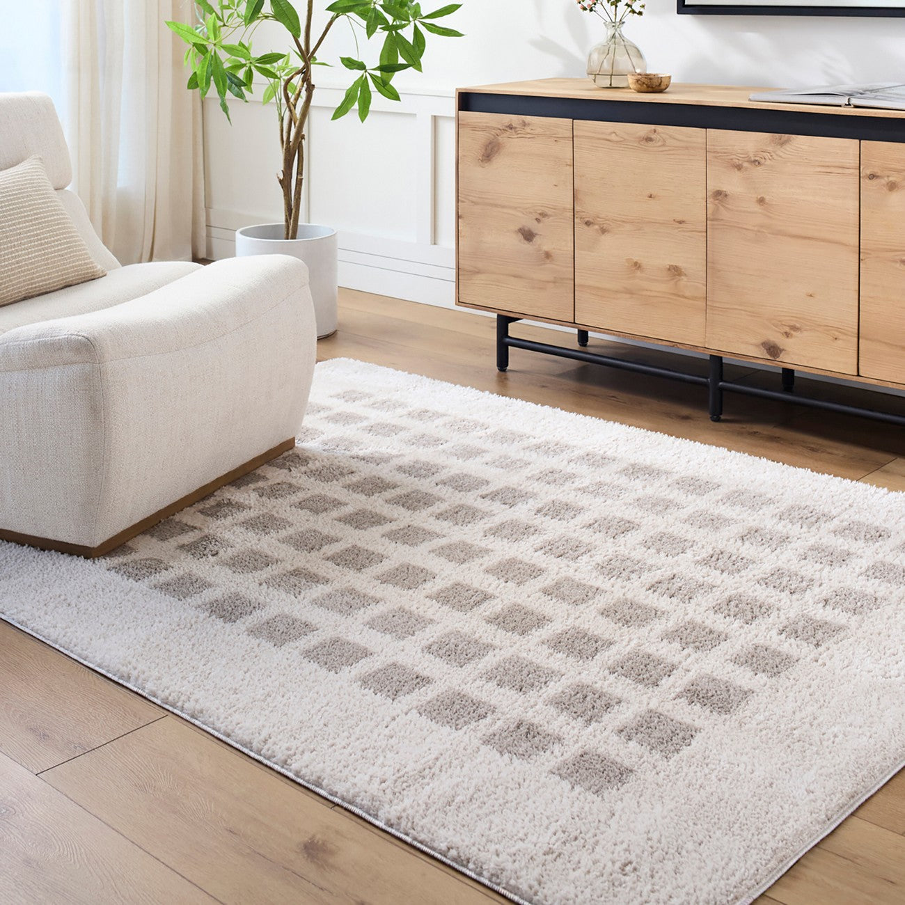 LAURINE Machine Washable Modern Shaggy Medium Grey Area Rug Roomscene