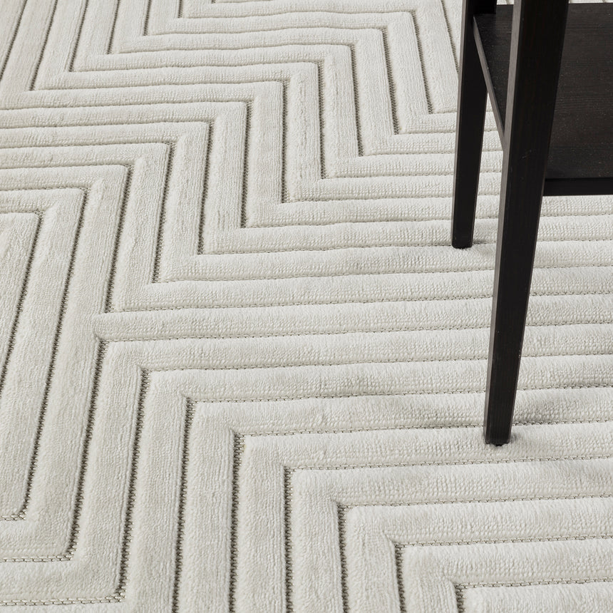 Naoko In- & Outdoor 3D High & Low Pile Textured White Rug