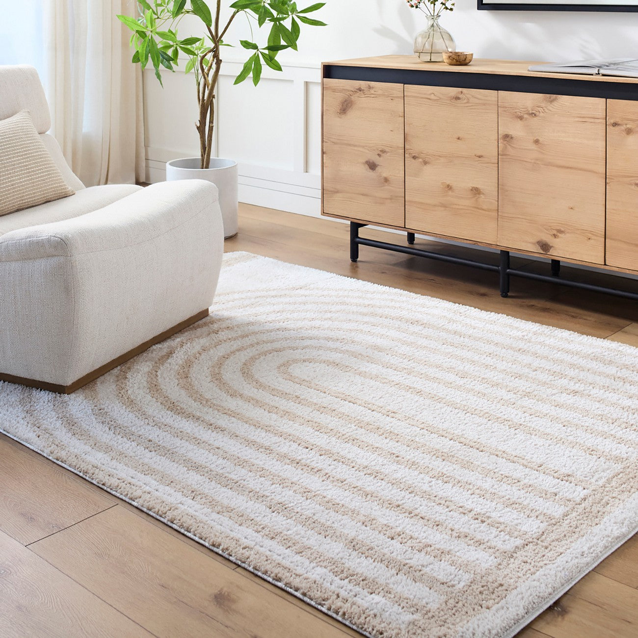 LUCILE Machine Washable Modern Shaggy Beige Area Rug Roomscene