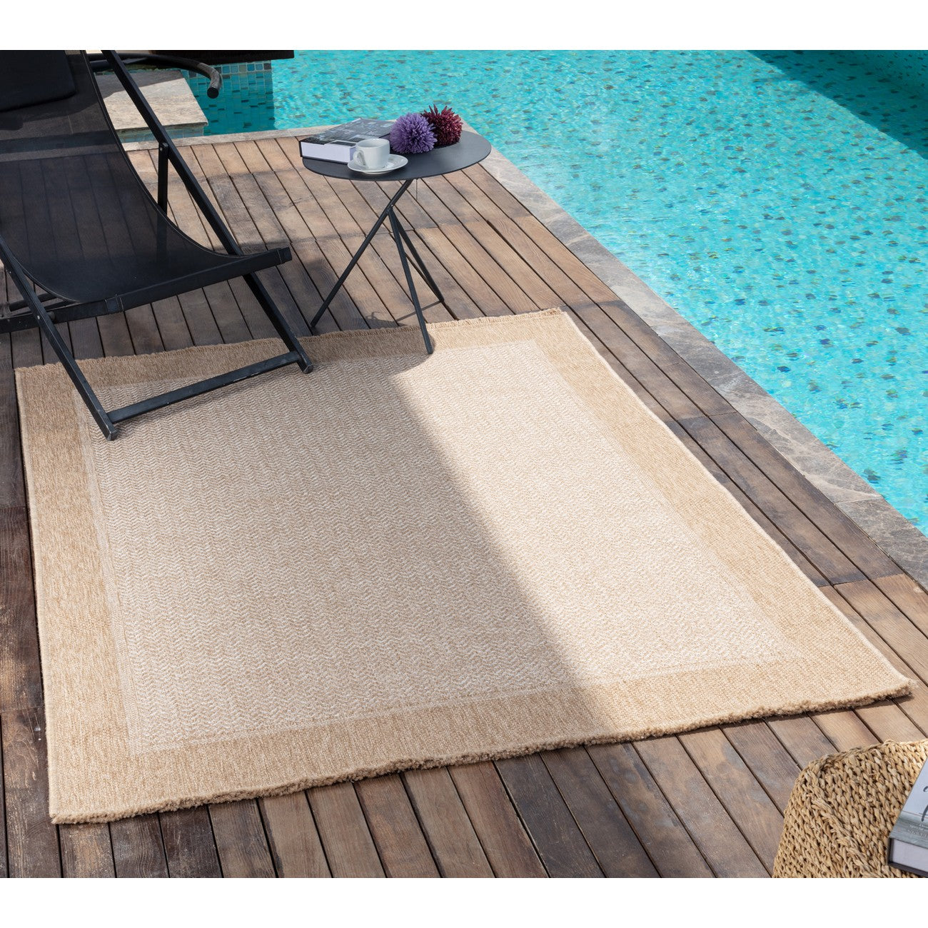 JENNY Indoor & Outdoor Cottage Jute-Look Beige/Tan Area Rug Roomscene