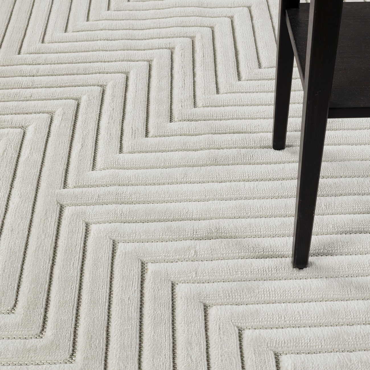 NAOKO Indoor & Outdoor 3D High & Low Pile Textured White Area Rug Swatch