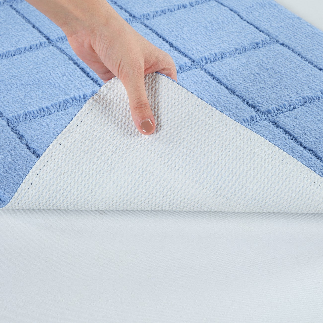 NOELLE 2 Piece Machine Washable Non-Slip Blue Bathroom Rug Set Detail