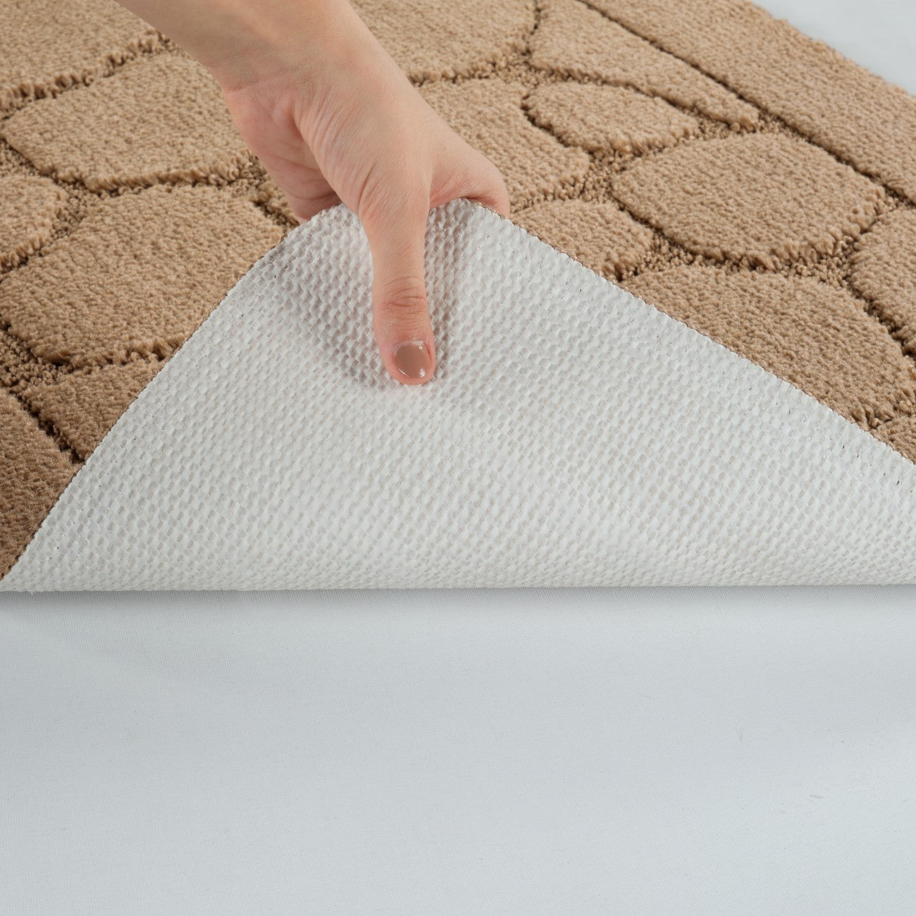 OLIVE 2 Piece Machine Washable Non-Slip Brown Bathroom Rug Set Detail