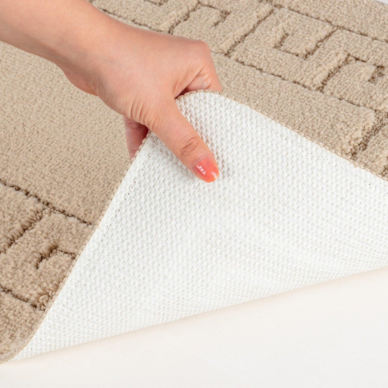POPPY 2 Piece Machine Washable Non-Slip Beige Bathroom Rug Set Detail