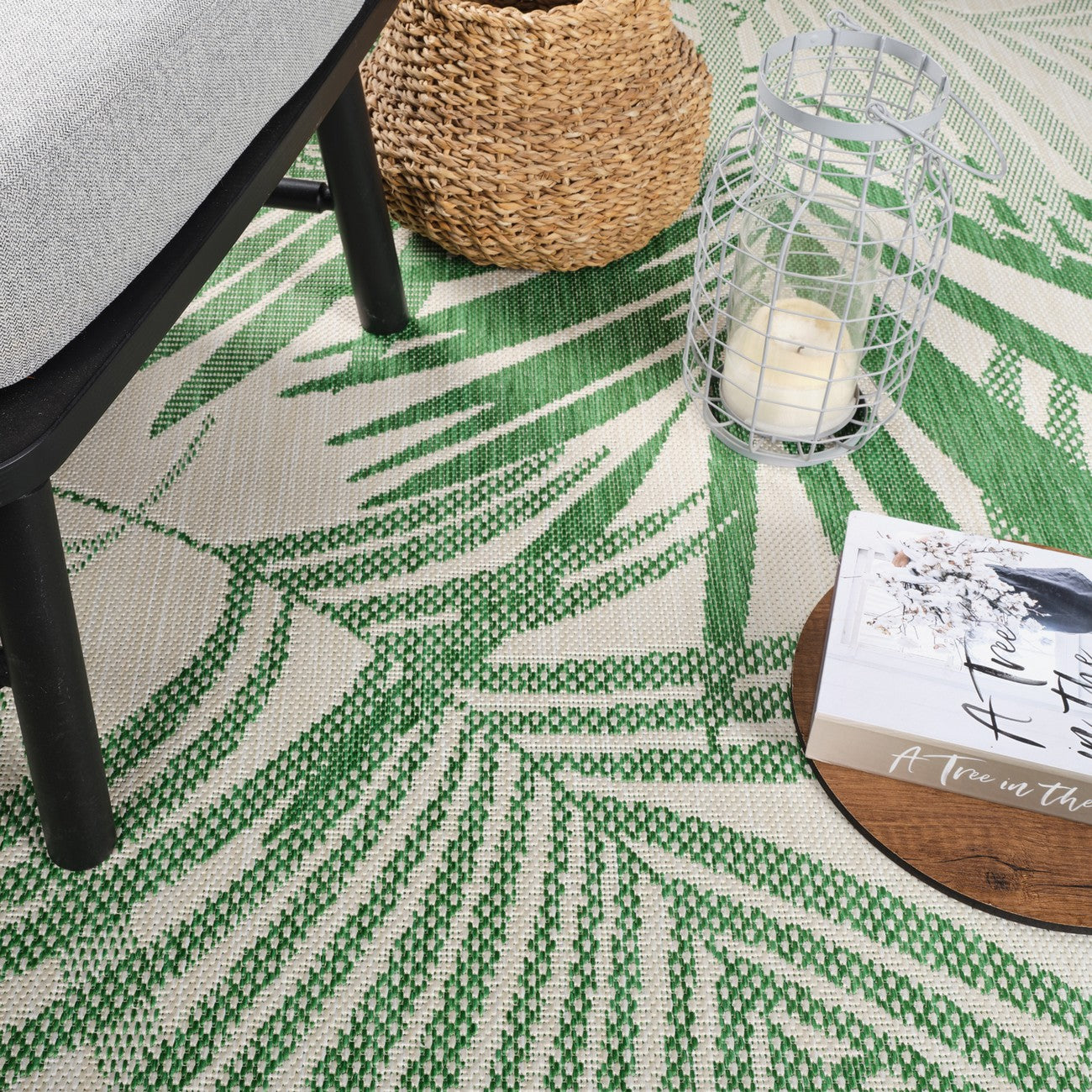 LENNIE Indoor & Outdoor Area Coastal Forest Green Area Rug Swatch