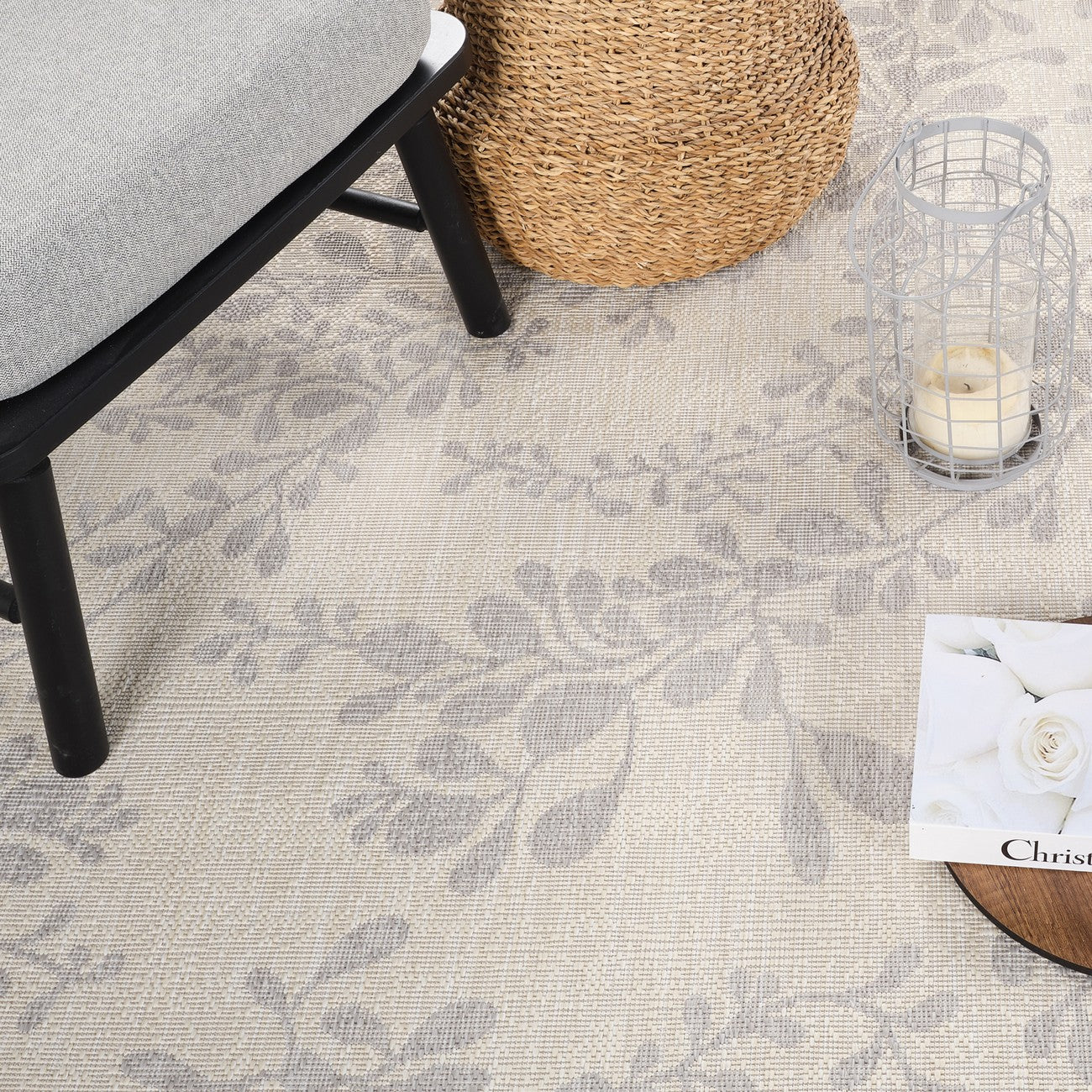 MOLLY Indoor & Outdoor Cottage Light Grey/Beige Area Rug Swatch