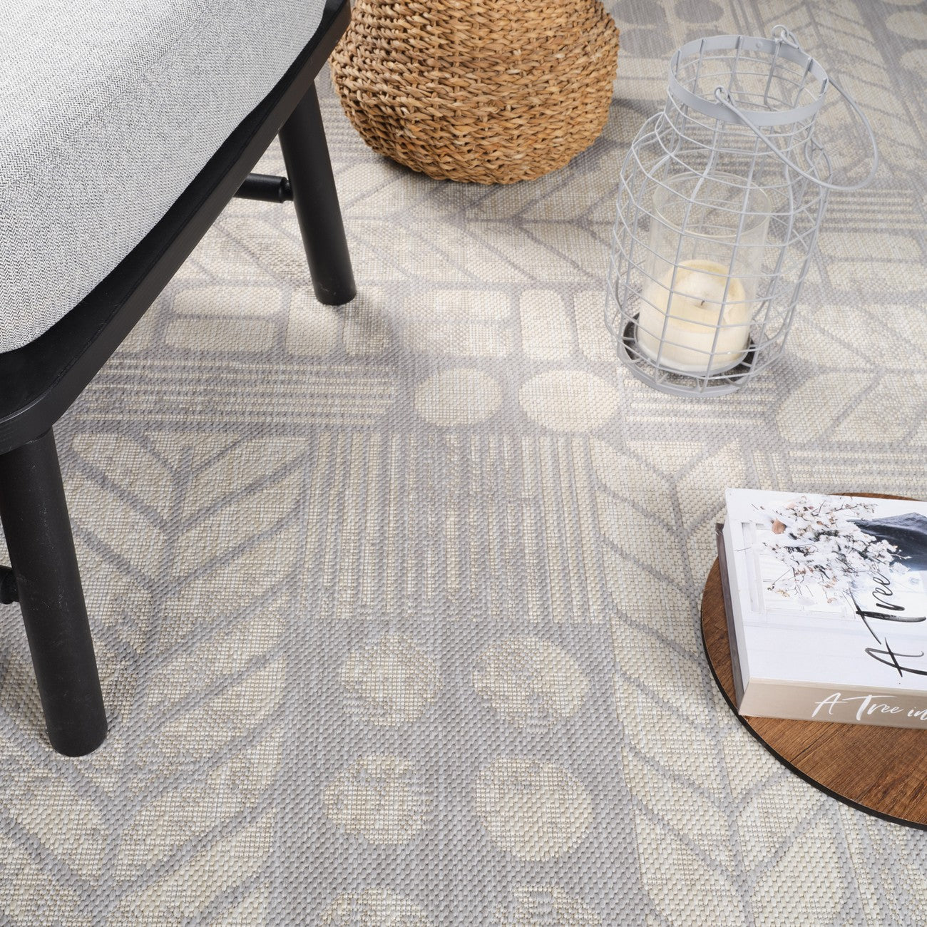 SALLY Indoor & Outdoor Modern Light Grey/Cream Area Rug Swatch