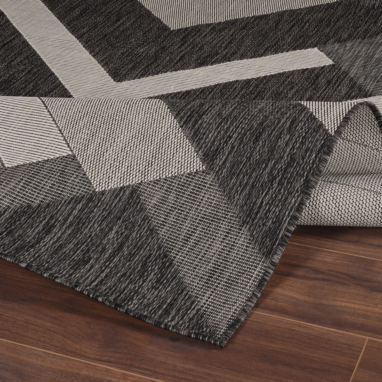 ABBY Indoor & Outdoor Modern Black/Ivory Area Rug Fold