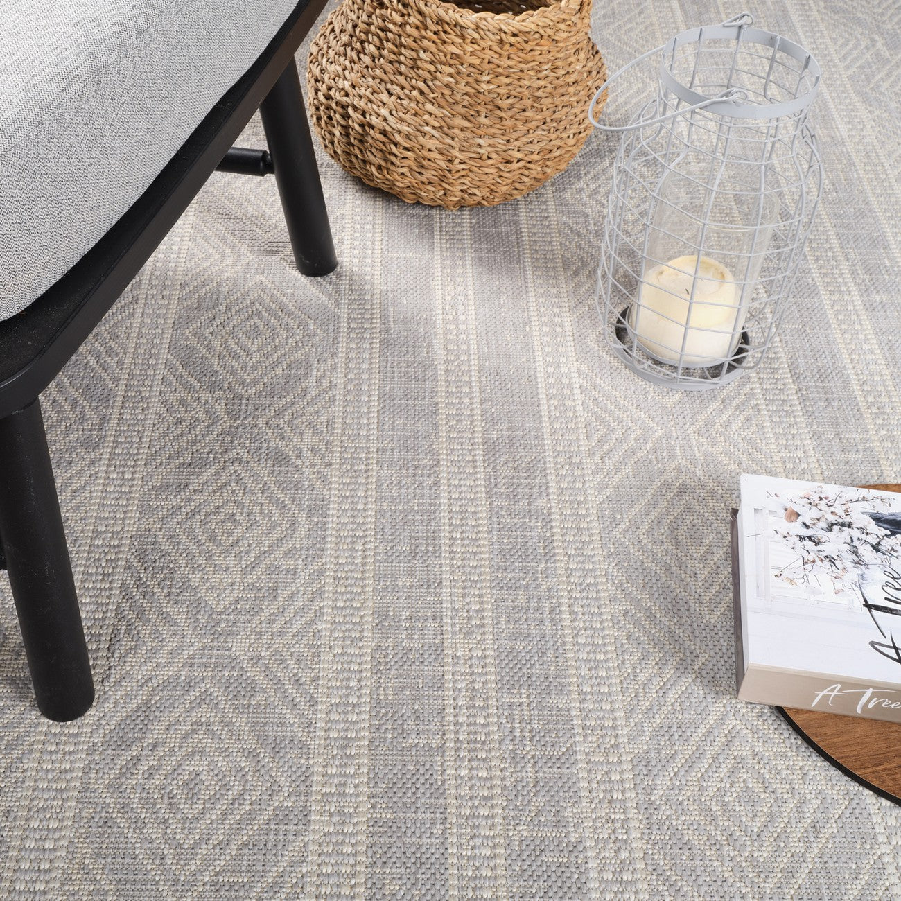 MADIE Indoor & Outdoor Global Light Grey/Cream Area Rug Swatch
