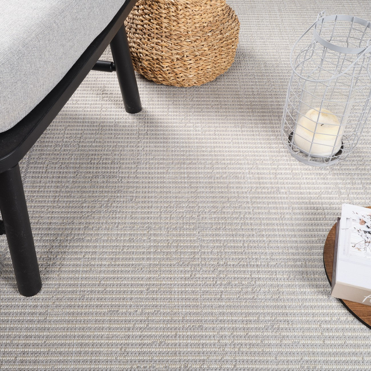 KASSIE Indoor & Outdoor Modern Light Grey/Beige Area Rug Swatch