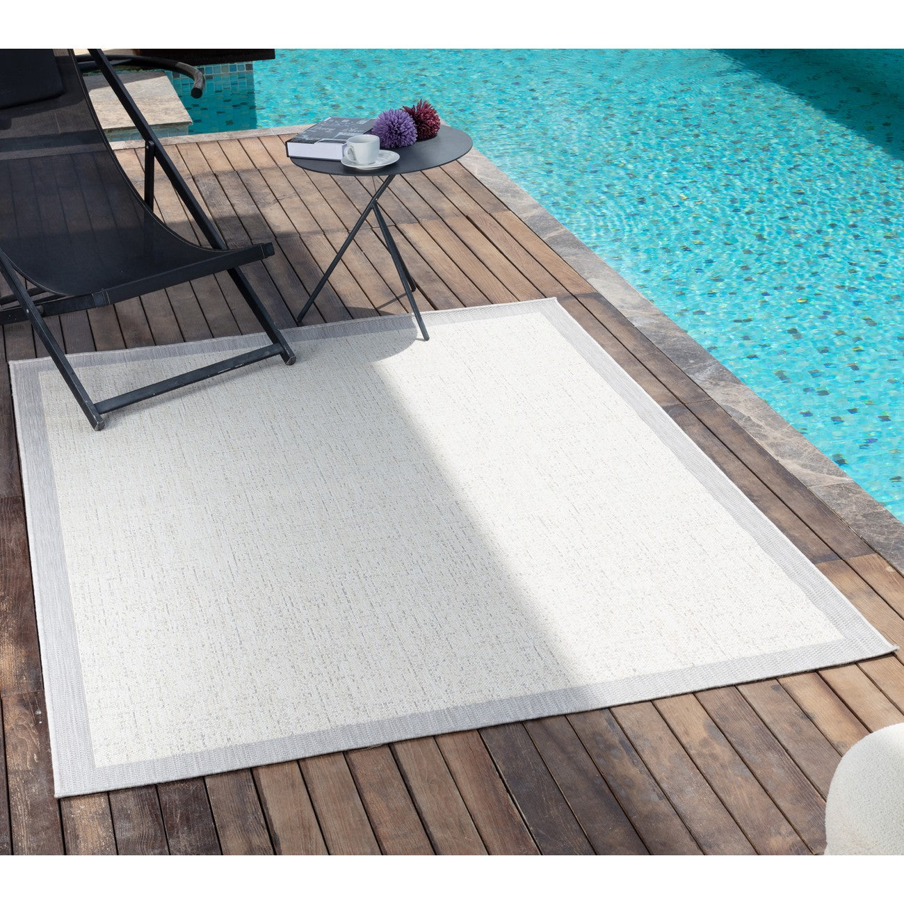 JODY Modern Light Grey/Ivory Area Rug Roomscene