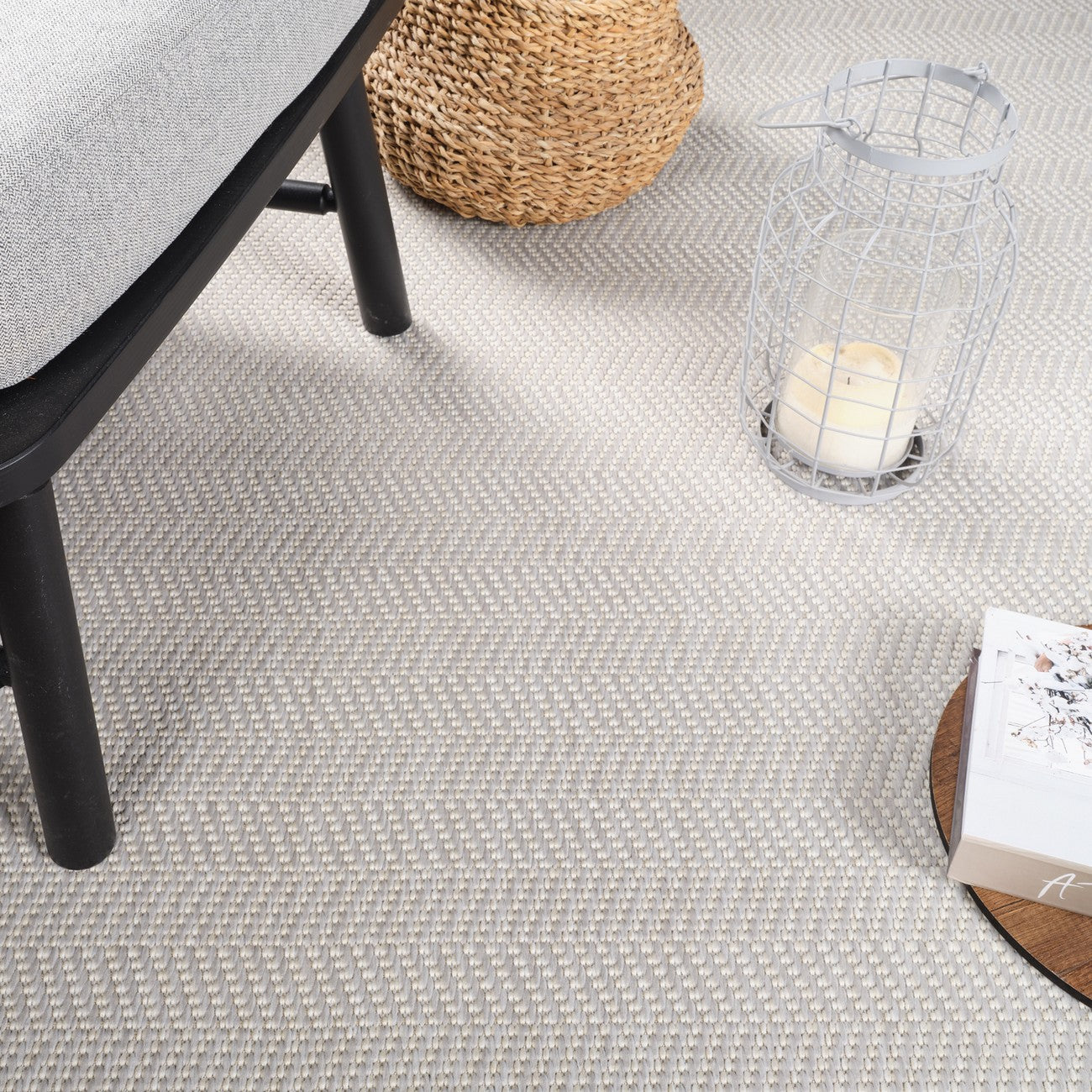 TONIE Indoor & Outdoor Modern Light Grey/Ivory Area Rug Swatch