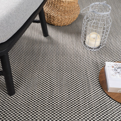 KACEY Indoor & Outdoor Modern Black/Cream Area Rug Swatch