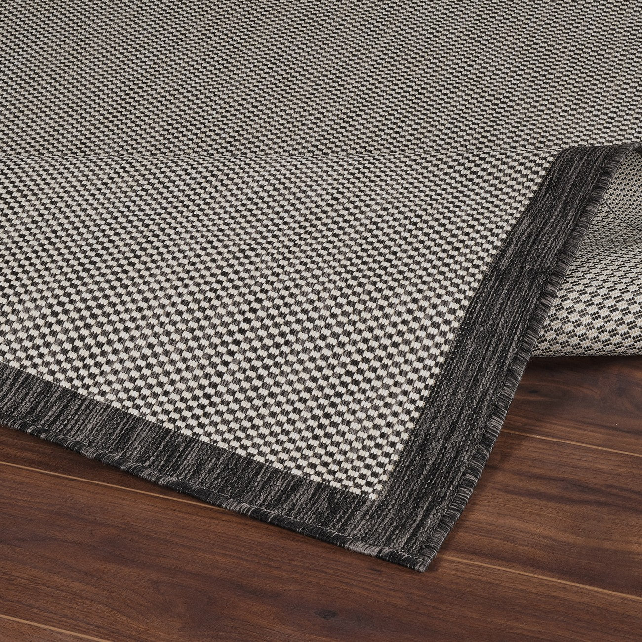KACEY Indoor & Outdoor Modern Black/Cream Area Rug Fold