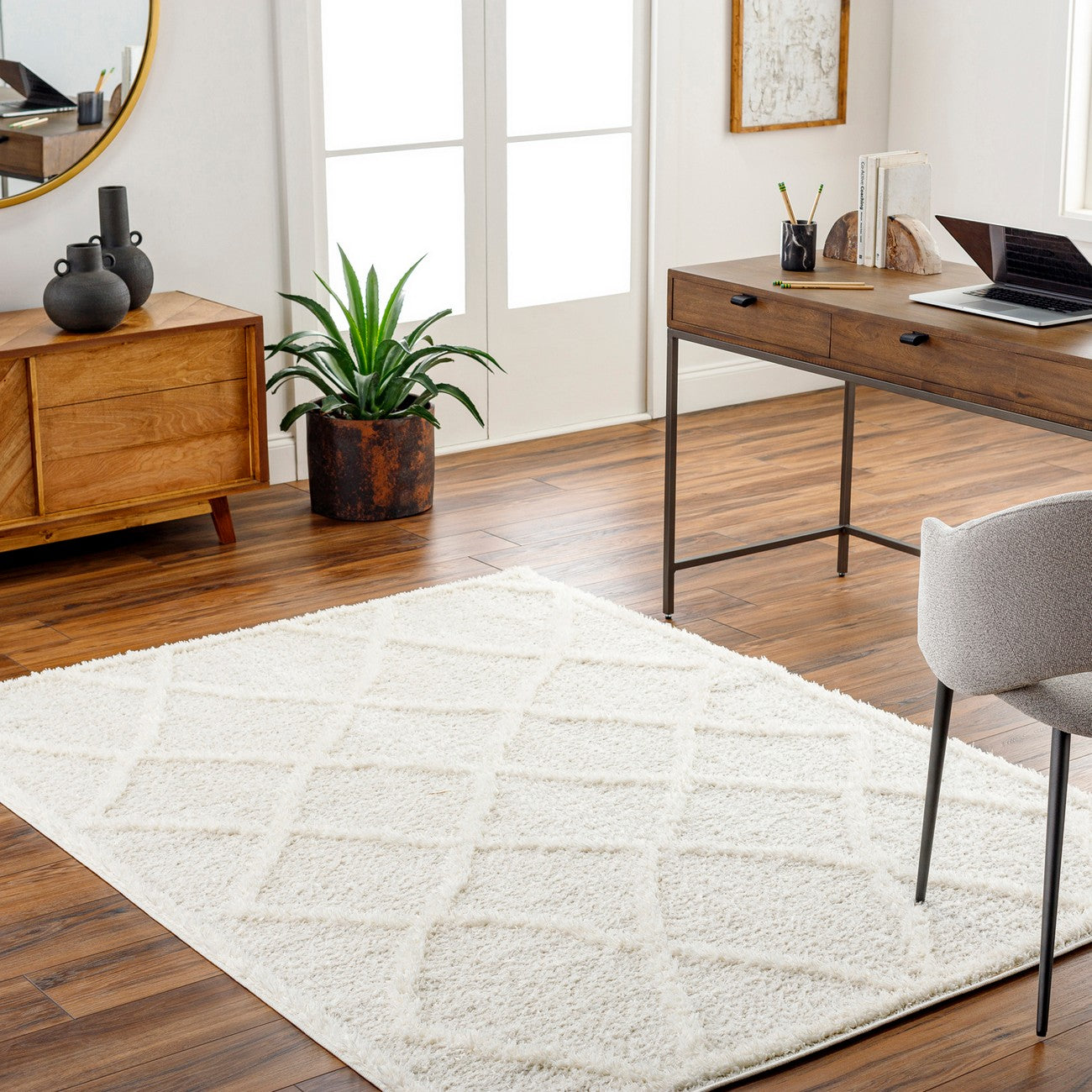 SUMAYA Shaggy Modern Plush Pile Cream Area Rug Roomscene