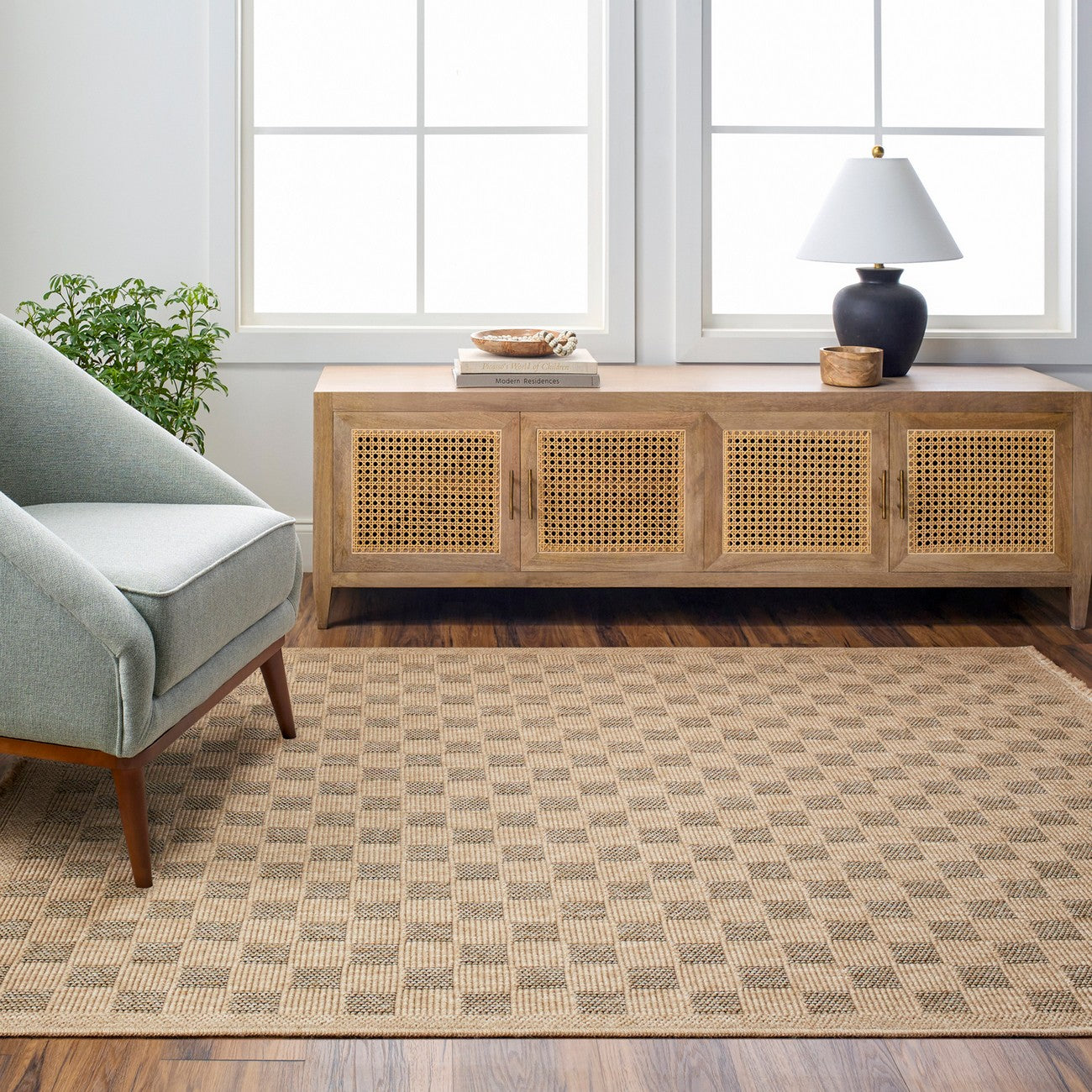 TORI Indoor & Outdoor Cottage Jute-Look Light Brown/Black Checkered Area Rug Roomscene