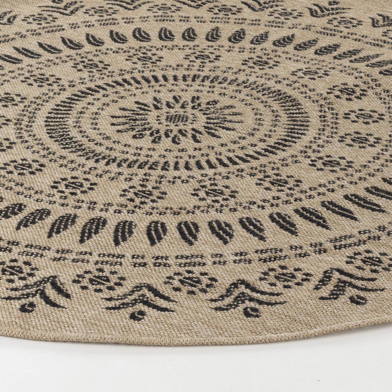 VERA Round Indoor & Outdoor Cottage Jute-Look Beige/Black Area Rug Front